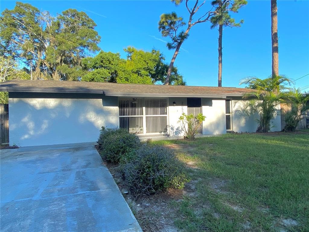 2053 RANCHITA TRAIL HOLIDAY, FL 34690