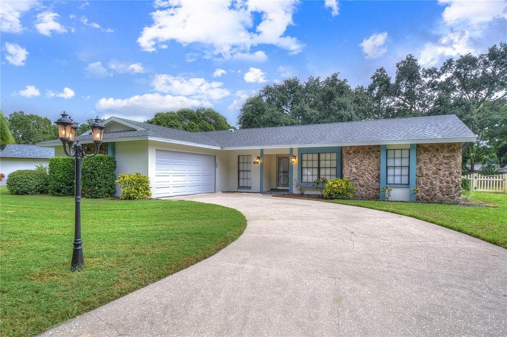 2850 OAK TREE LANE PALM HARBOR, FL 34684