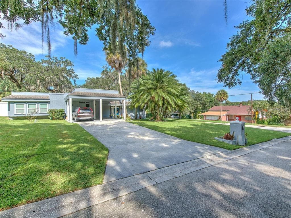 3613 RIVER GROVE DRIVE TAMPA, FL 33610
