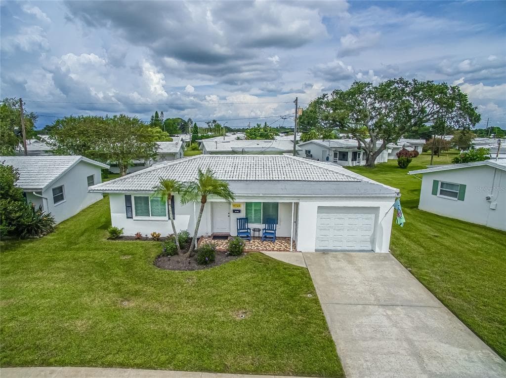 9725 40TH STREET N UNIT 3 PINELLAS PARK, FL 33782