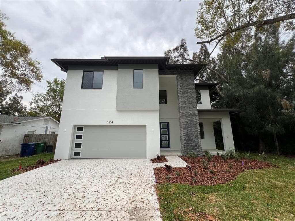 3504 W ROGERS AVENUE TAMPA, FL 33611