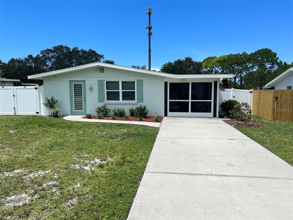 588 S BROADWAY ENGLEWOOD, FL 34223