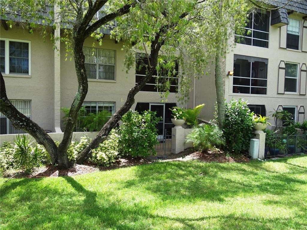 203 CORDOVA GREEN UNIT 203 SEMINOLE, FL 33777