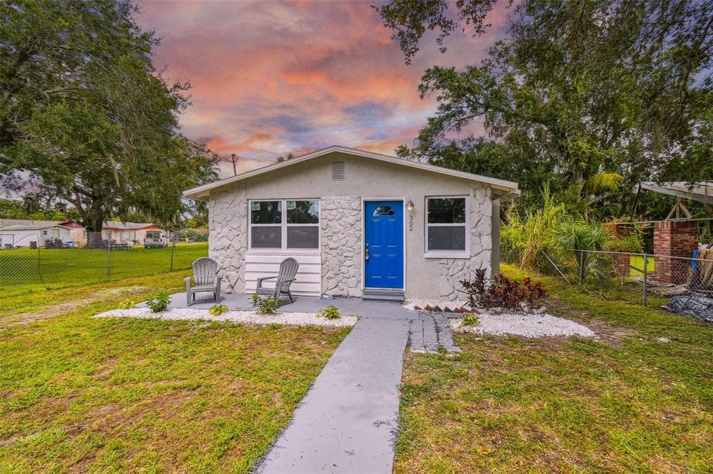 302 29TH STREET E PALMETTO, FL 34221