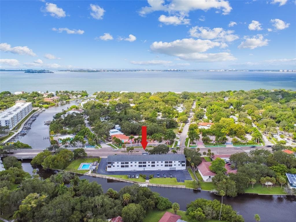 2124 N TAMIAMI TRAIL UNIT 201 SARASOTA, FL 34234