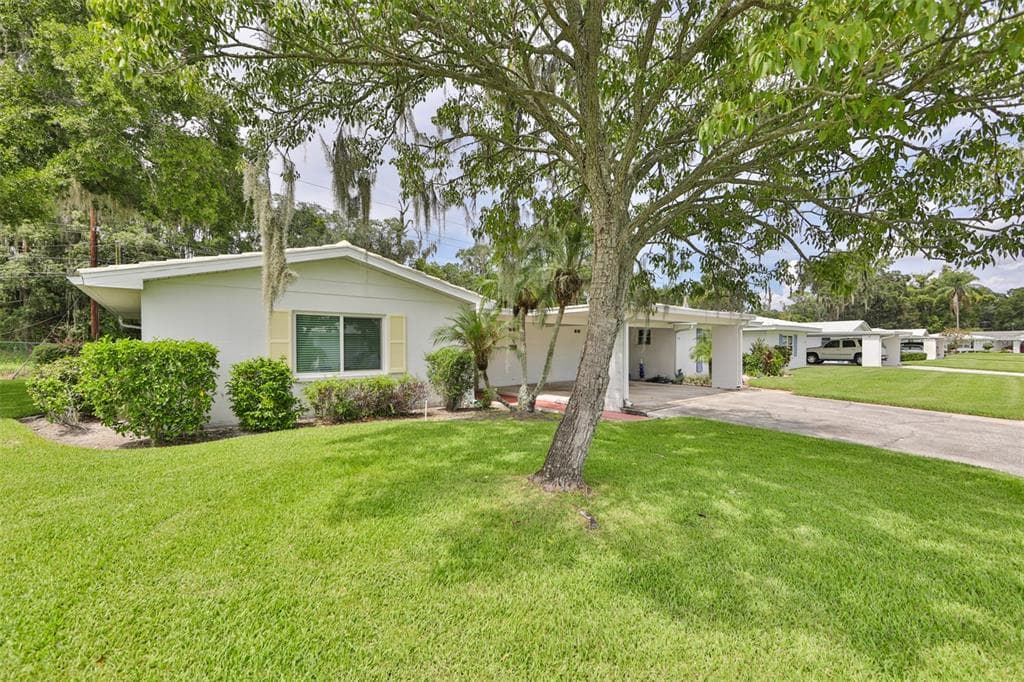 760 BARBER CIRCLE UNIT 760 LAKELAND, FL 33803