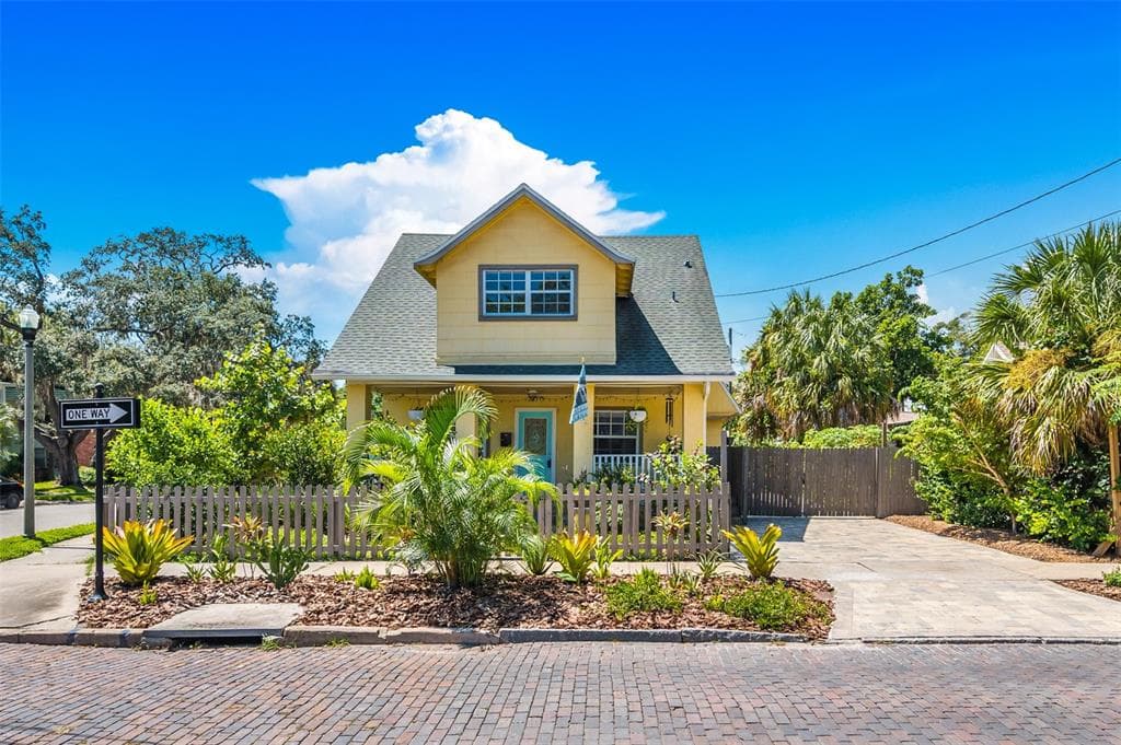 700 7TH STREET N