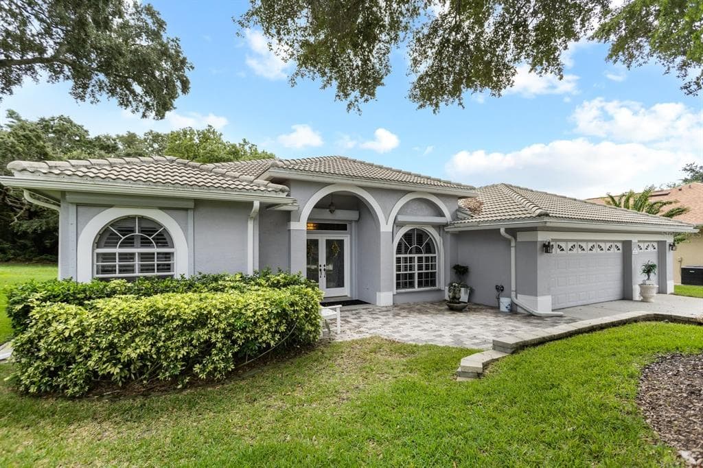 1071 GLYNWOOD PLACE DUNEDIN, FL 34698