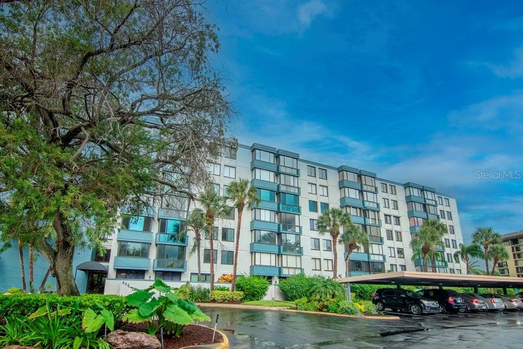 644 ISLAND WAY UNIT 604 CLEARWATER, FL 33767
