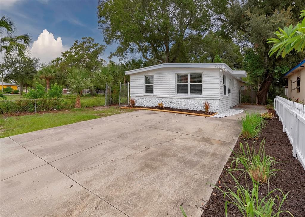 2535 11TH AVENUE S ST PETERSBURG, FL 33712