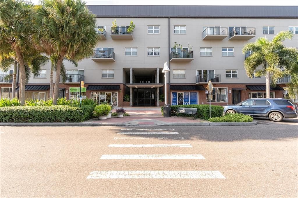 1010 CENTRAL AVENUE UNIT 424 ST PETERSBURG, FL 33705