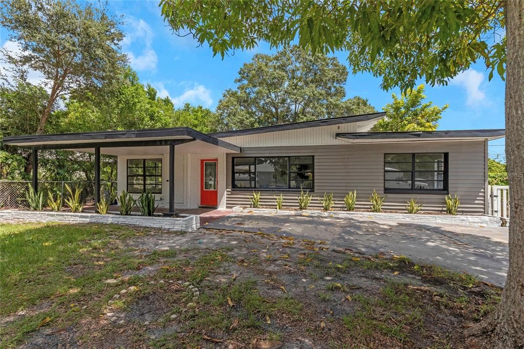 200 38TH STREET S ST PETERSBURG, FL 33711