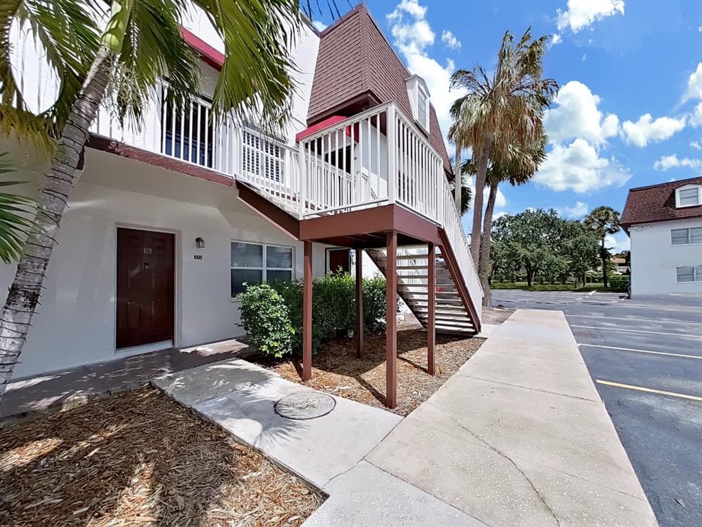 9101 TUDOR DRIVE UNIT F110 TAMPA, FL 33615