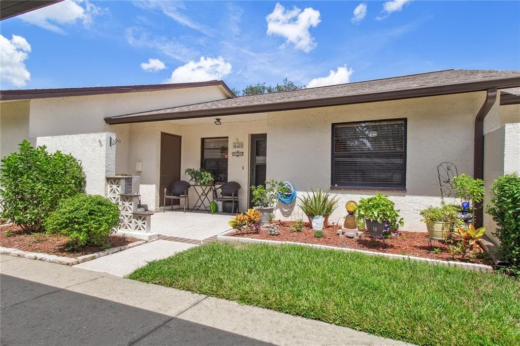 38423 COTTONWOOD PLACE ZEPHYRHILLS, FL 33542