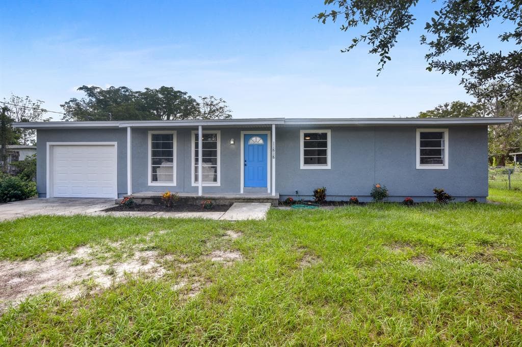 11818 HUGGINS STREET LEESBURG, FL 34788