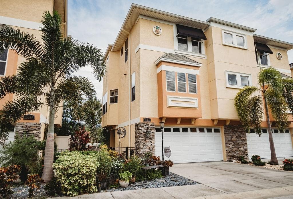 542 RIVERCREST LANE