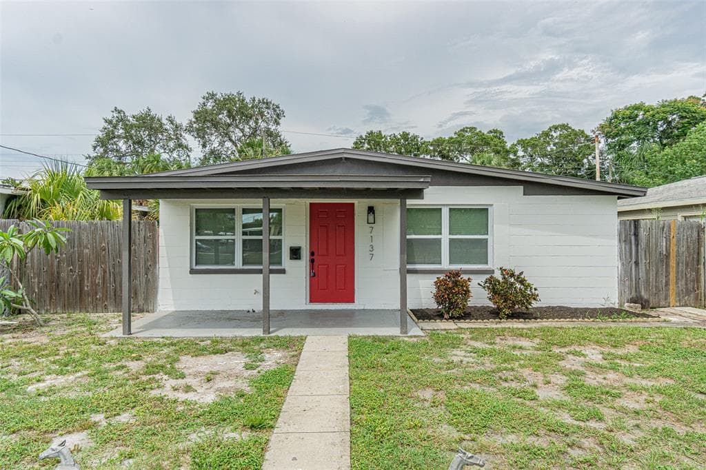 7137 34TH AVENUE N ST PETERSBURG, FL 33710