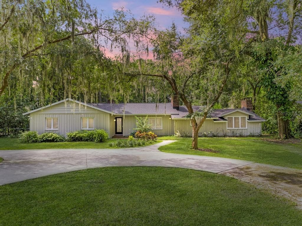911 TOMLINSON DRIVE LUTZ, FL 33549