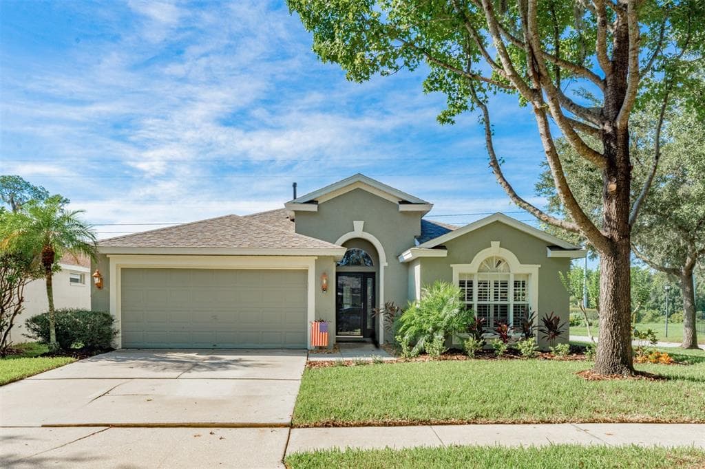 16823 HAWKRIDGE RD LITHIA, FL 33547