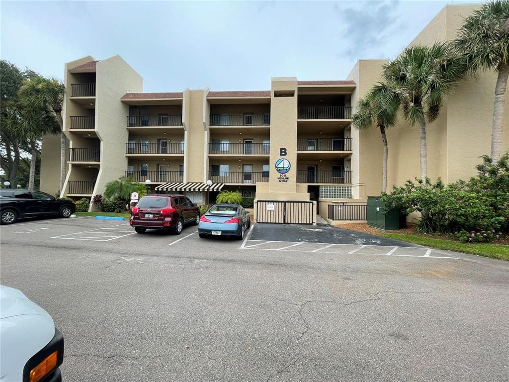 90 S HIGHLAND AVENUE UNIT 215