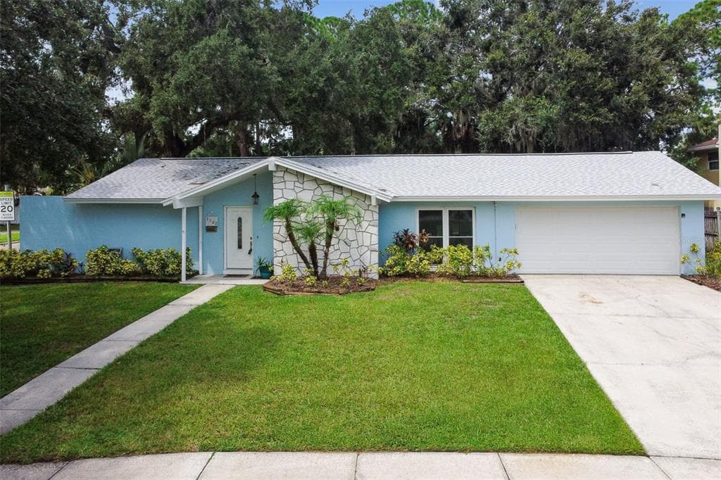 7102 GATEWAY COURT TAMPA, FL 33615
