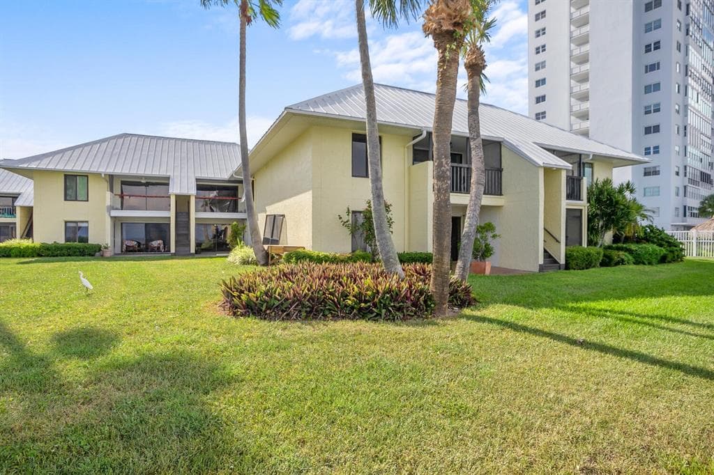 7300 SUNSHINE SKYWAY LANE S UNIT 110 ST PETERSBURG, FL 33711