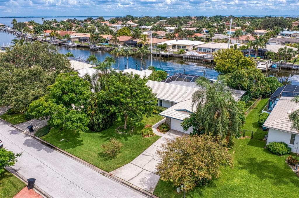 2016 MONTANA AVENUE NE ST PETERSBURG, FL 33703