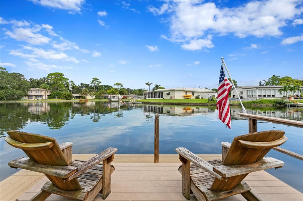 5028 SHORE ACRES BOULEVARD NE ST PETERSBURG, FL 33703