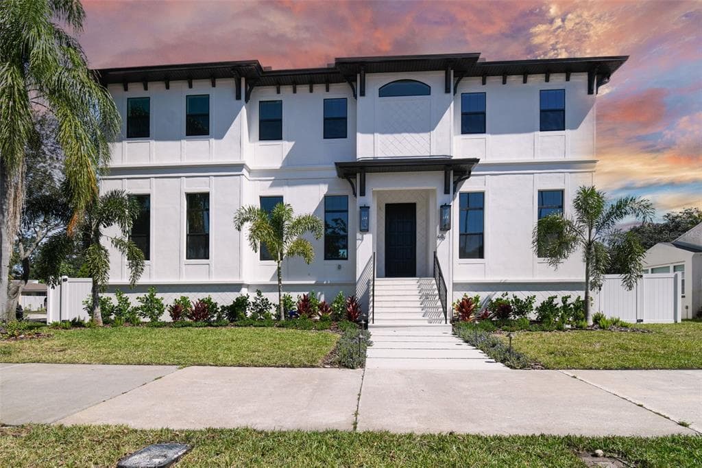 403 E DAVIS BOULEVARD