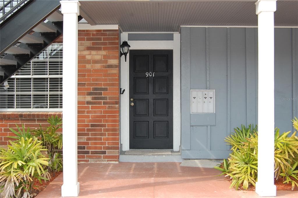 200 COUNTRY CLUB DRIVE UNIT 901 LARGO, FL 33771