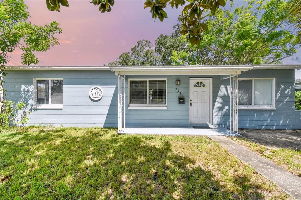 733 40TH AVENUE NE ST PETERSBURG, FL 33703