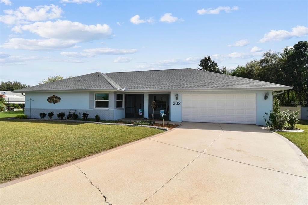 302 THORN HILL PLACE SUN CITY CENTER, FL 33573
