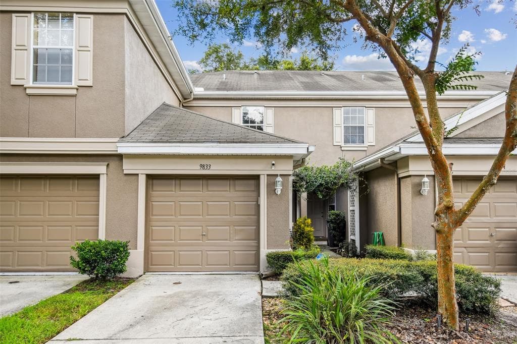 9833 BLUE PALM WAY TAMPA, FL 33610