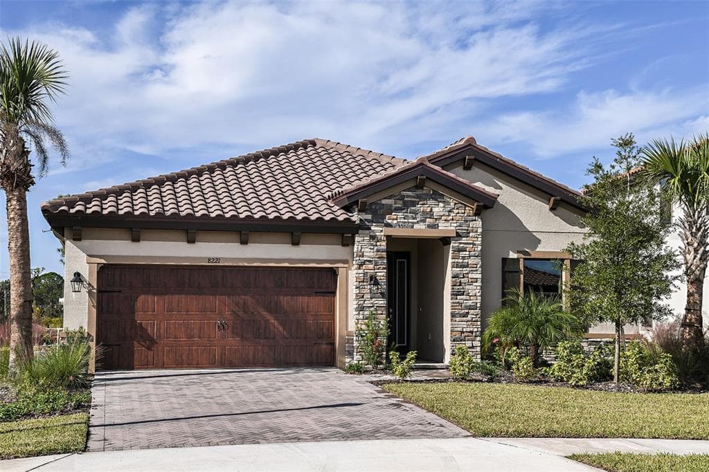 8221 CARRHILL PLACE PARRISH, FL 34219