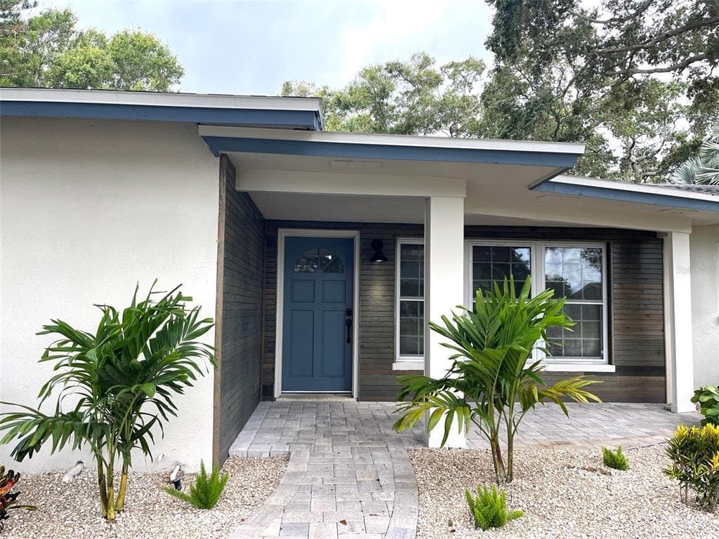 6400 EVERGREEN AVENUE SEMINOLE, FL 33772