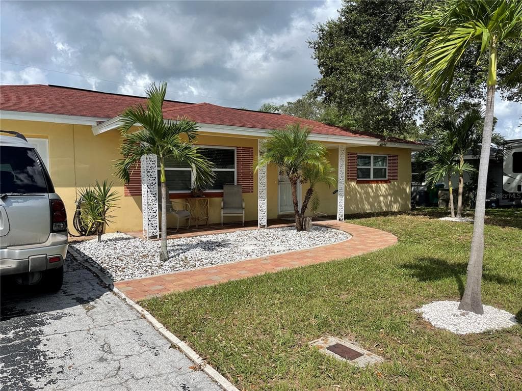 10899 90TH AVENUE SEMINOLE, FL 33772