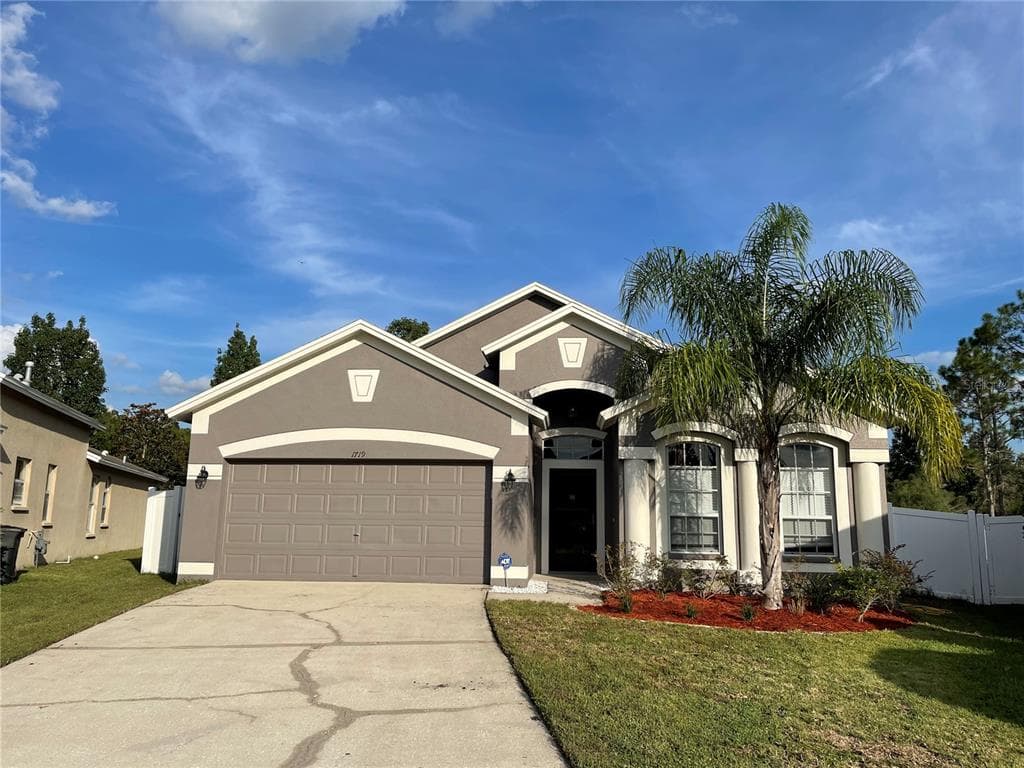 1719 LEYBOURNE LOOP WESLEY CHAPEL, FL 33543