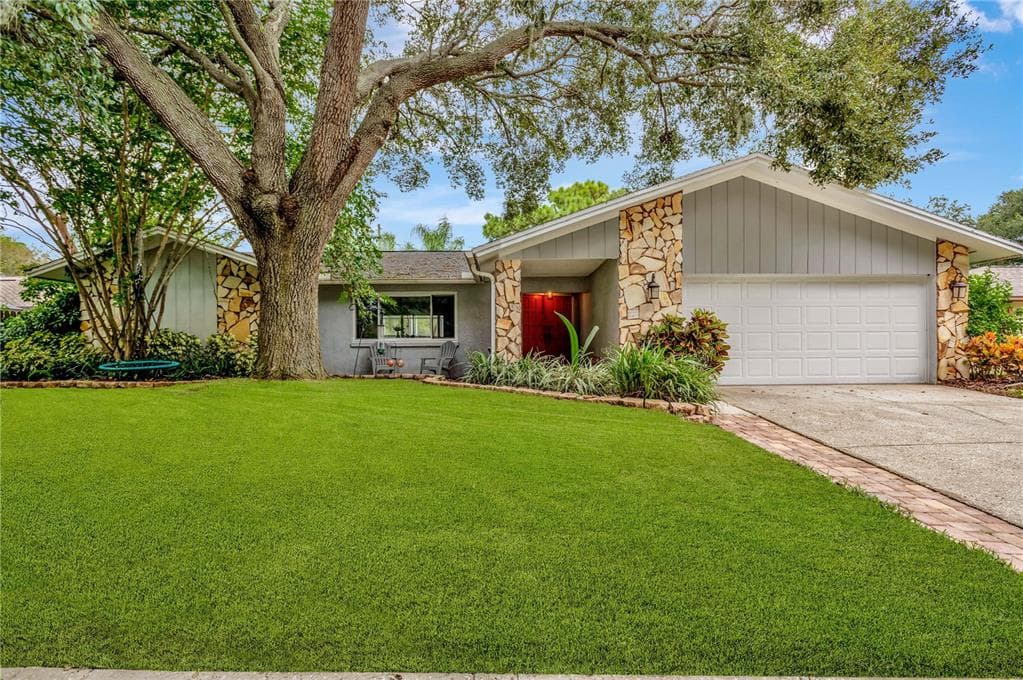 2864 DEER RUN N CLEARWATER, FL 33761