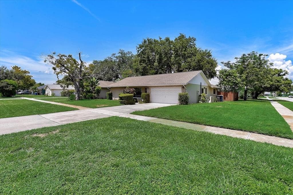 2924 STATE ROAD 590 CLEARWATER, FL 33759