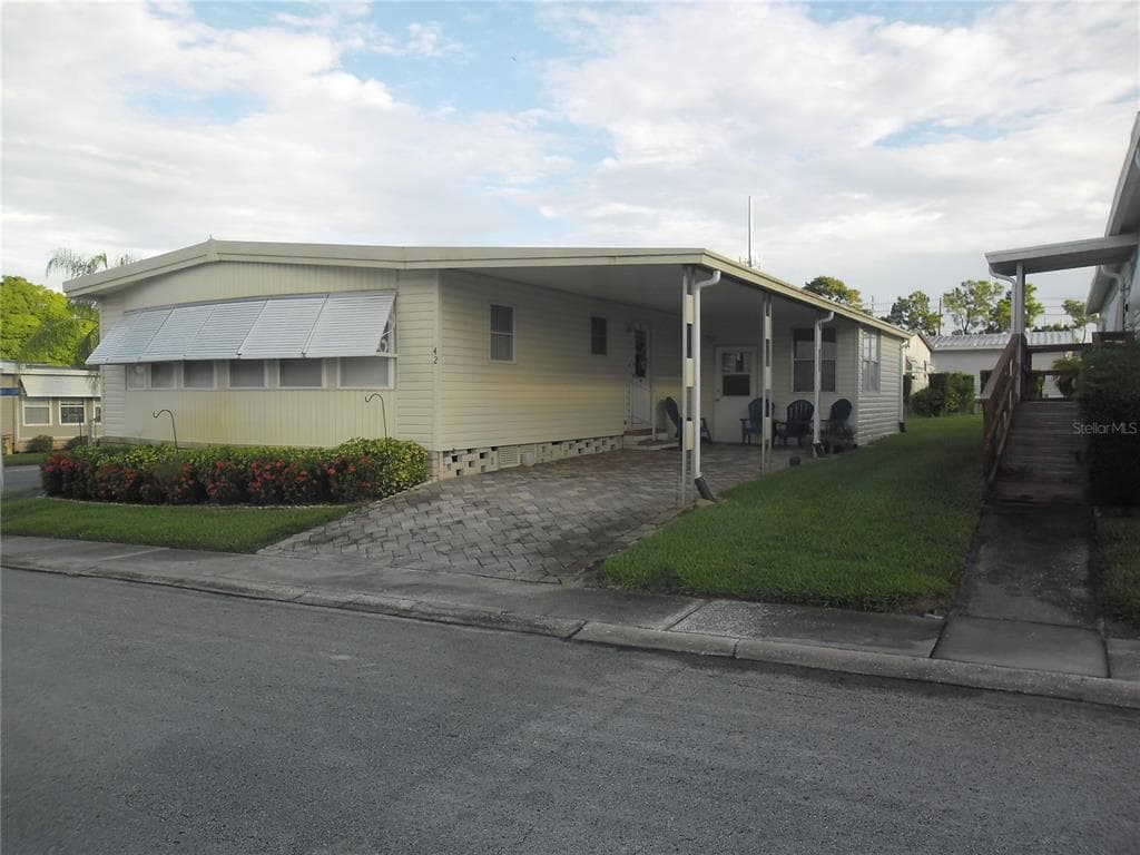 42 CEDAR DRIVE UNIT 42 PALM HARBOR, FL 34684