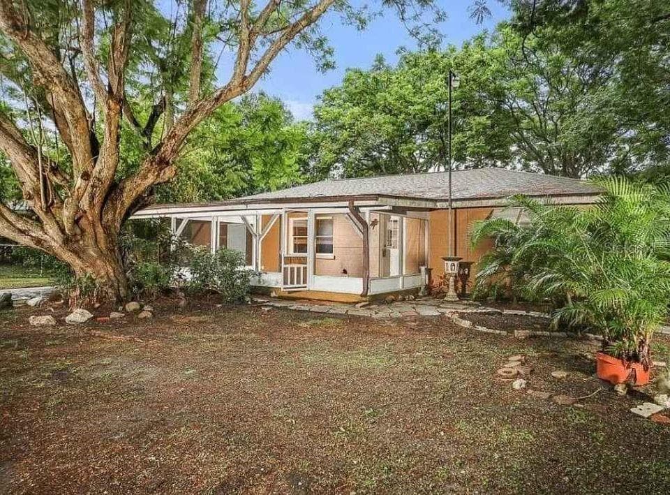 3305 3RD STREET E BRADENTON, FL 34208