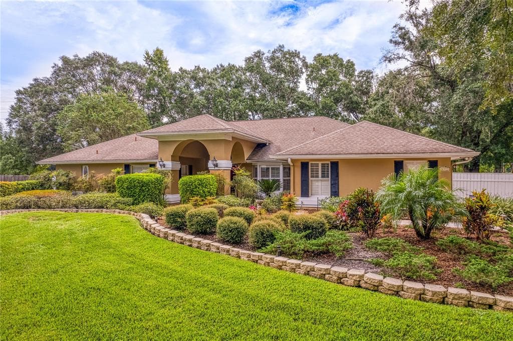 16113 CONDOVER COURT TAMPA, FL 33647