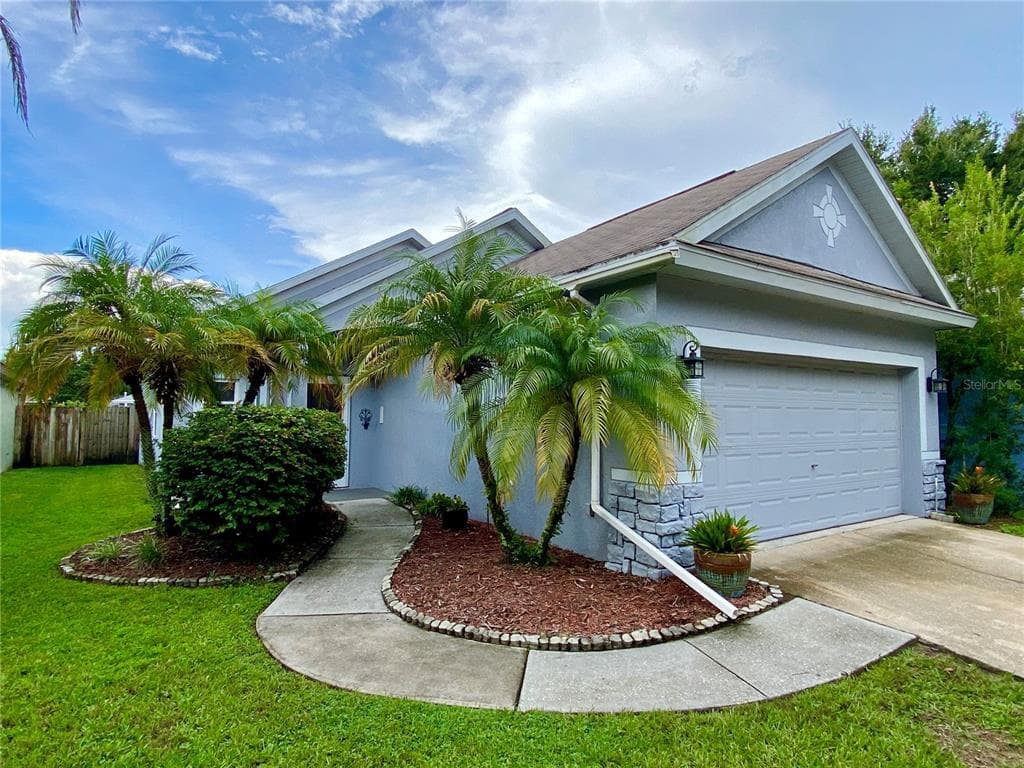 7603 DEVONBRIDGE GARDEN WAY APOLLO BEACH, FL 33572
