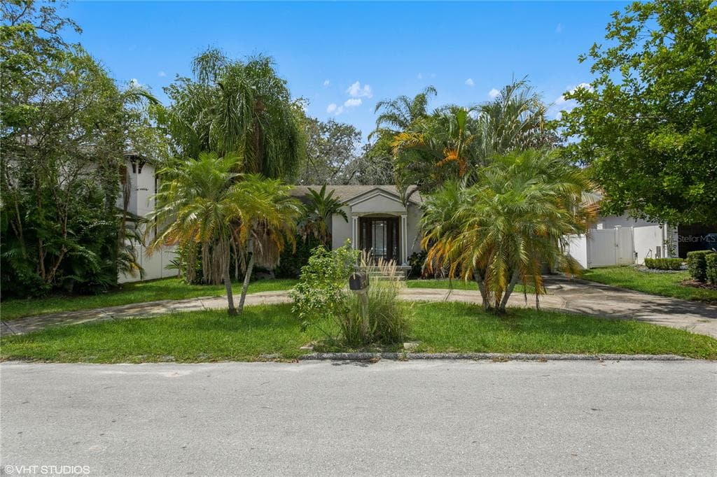 4615 S WOODLYNNE AVENUE TAMPA, FL 33611