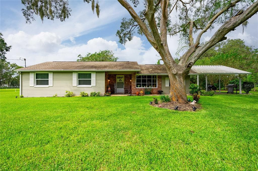 31011 WARDER STREET SAN ANTONIO, FL 33576