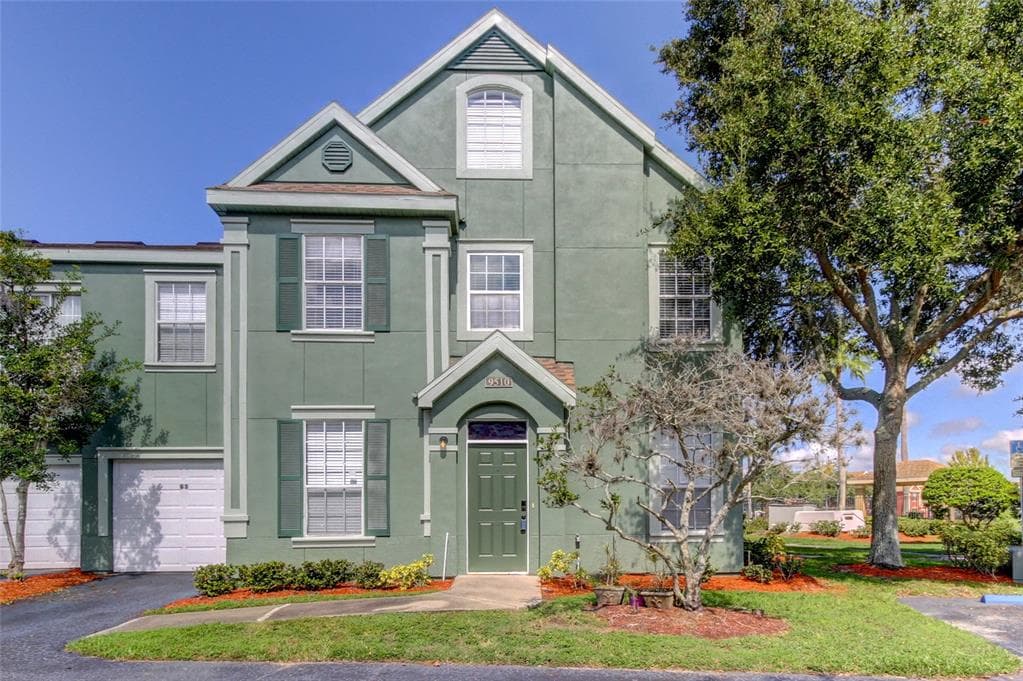9510 LAKE CHASE ISLAND WAY TAMPA, FL 33626