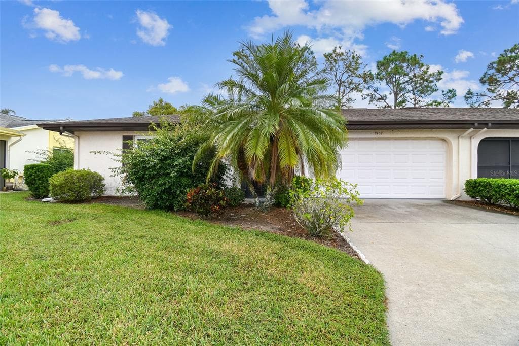 1907 BOSKY COURT UNIT 2 SUN CITY CENTER, FL 33573