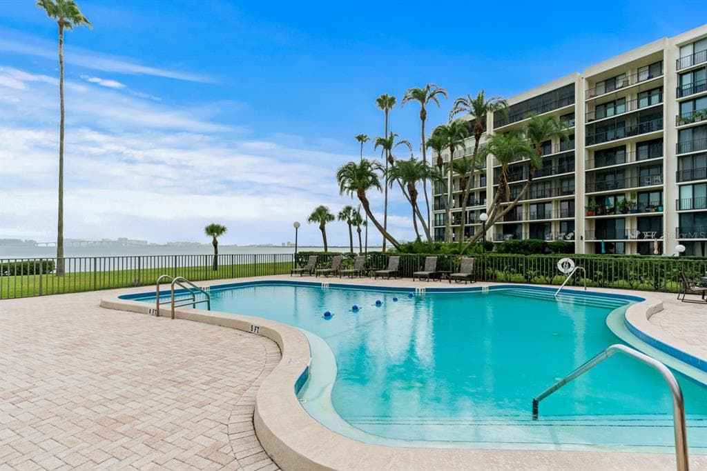 100 OAKMONT LANE UNIT 105 BELLEAIR, FL 33756