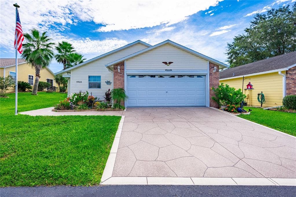 5906 GREENBERRY COURT ZEPHYRHILLS, FL 33542