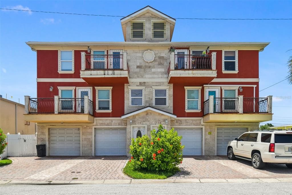 114 143RD AVENUE E MADEIRA BEACH, FL 33708